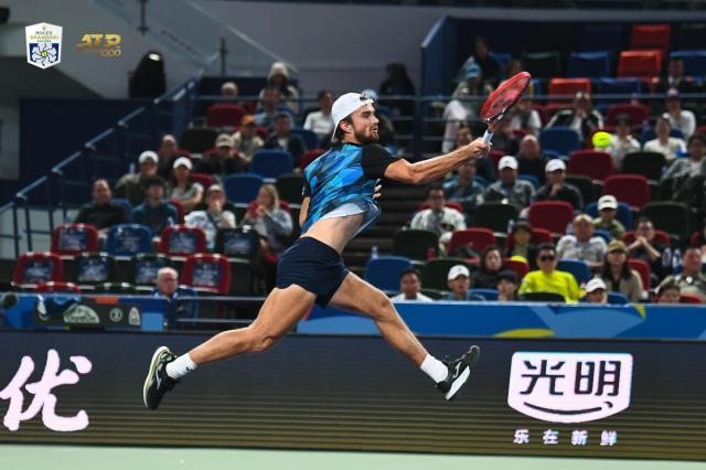 开云体育下载网址-直落两盘淘汰阿卡 张之臻的双打搭档在上海爆大冷